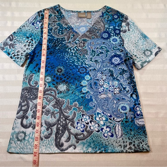 Chico's Short Sleeve Top Tee Paisley Floral Sz 0 (4 or Small) Pullover V-neck - Picture 9 of 13